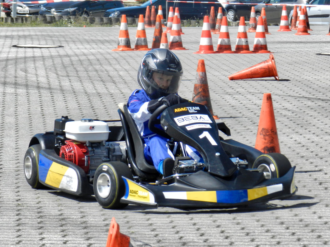 Jugend-Kart-Slalom